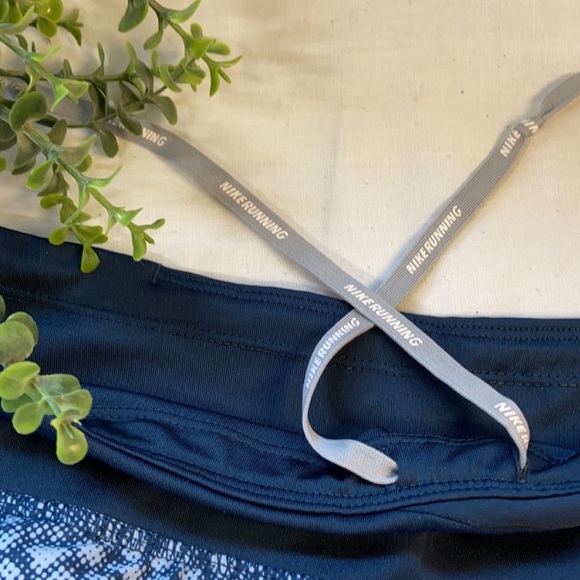 Blue & White Patterned Nike Dry-Fit Running Shorts, M - Picture 6 of 8